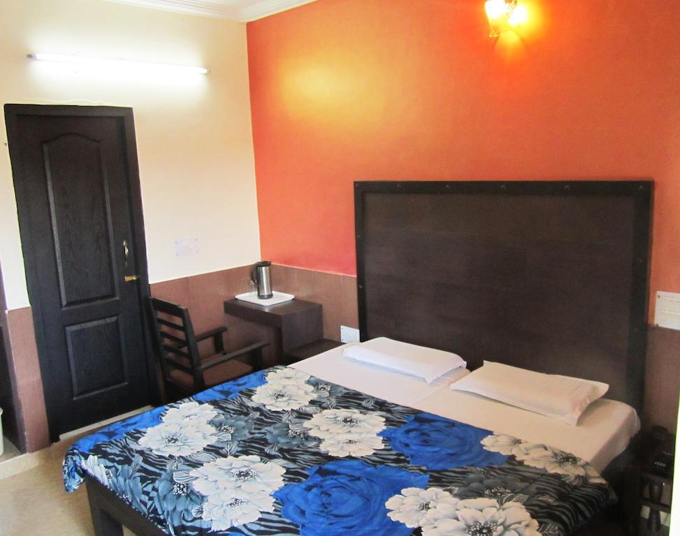 Hotel Chitra Heritage Haridwar Room photo